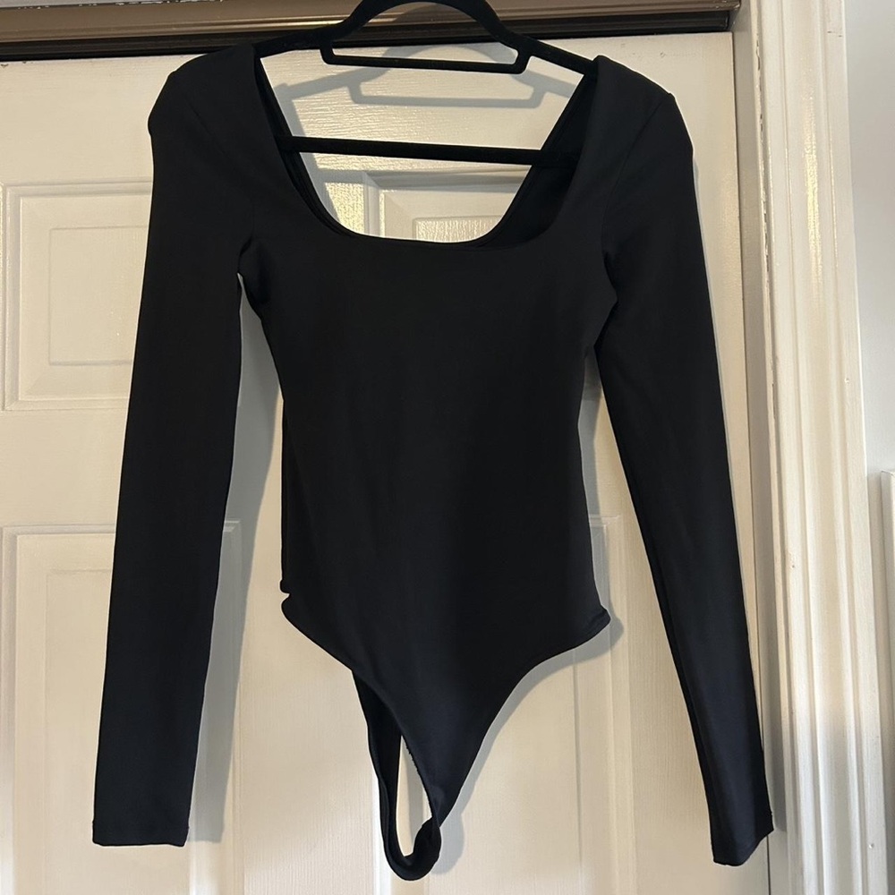 Zara Black Long-Sleeve Scoop-Neck Bodysuit